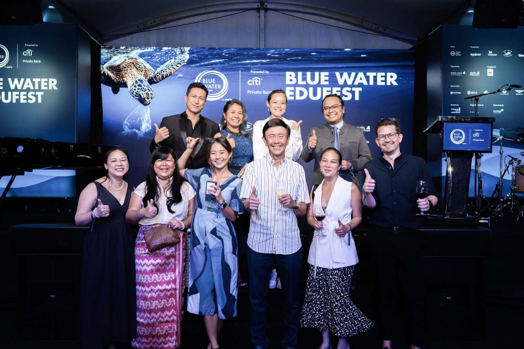 BWE2022 - Arthur Tay group photo with Blue Awards Heroes nominees 2
